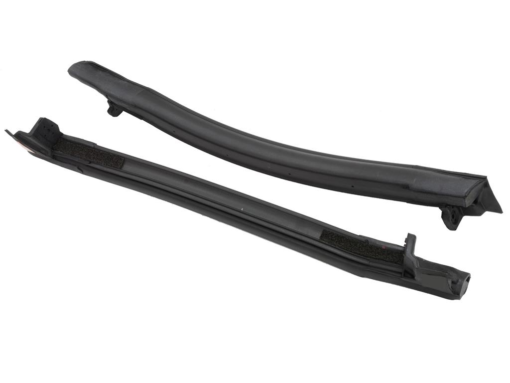 C5 Corvette, 1997-2004 Reproduction WeatherStripping, Roof Panel Window Side Weatherstrip - Pair