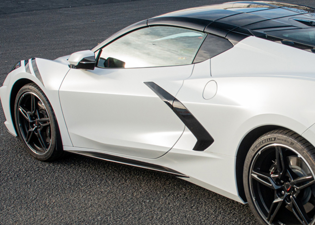 20-26+ C8 Corvette Rocker Panel Extensions in Gloss Black - EOS